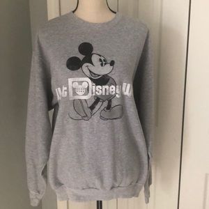 Walt Disney World sweatshirt size M